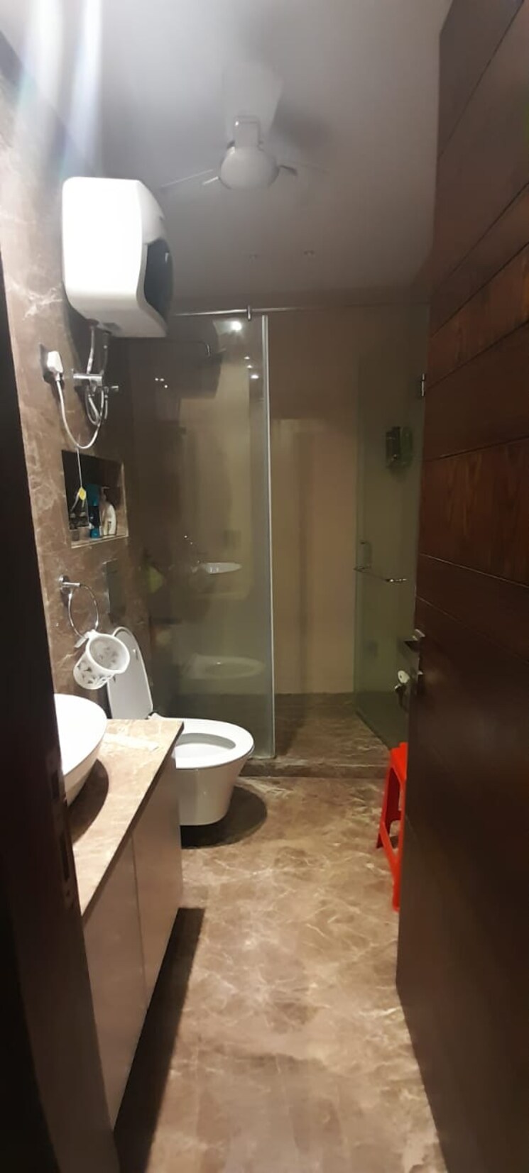 Bathroom, greater kailash ii 4 Bedroom 300 Sq.Yd. Builder Floor In Greater Kailash ii Delhi 8792036