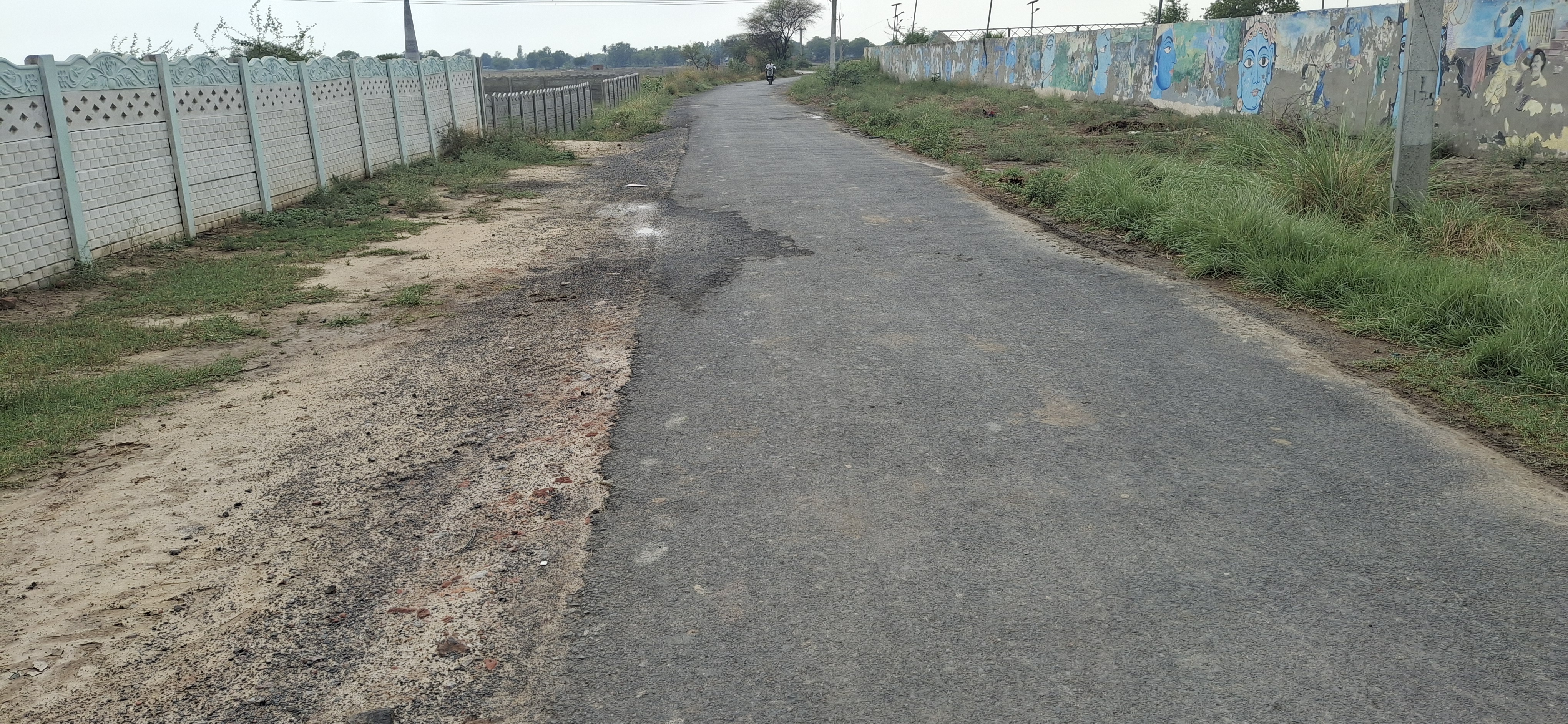 Plot For Sale in Mk Propty 