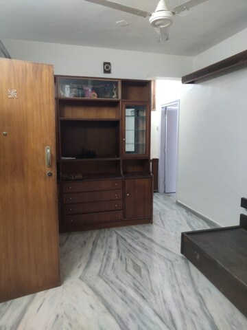 Room in 1 BHK Apartment at Gala Shilp Apartment, Dadar West – for Rent