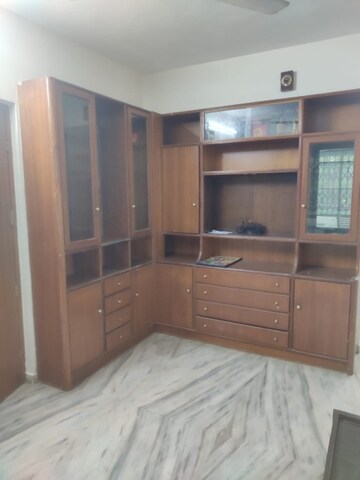 Room in 1 BHK Apartment at Gala Shilp Apartment, Dadar West – for Rent