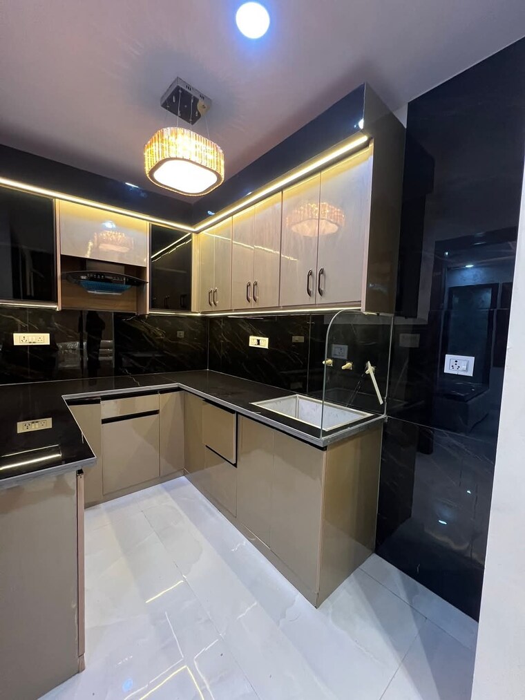 Kitchen, sa-homes-i 3.5 Bedroom 920 Sq.Ft. Builder Floor In Uttam Nagar Delhi 8792099