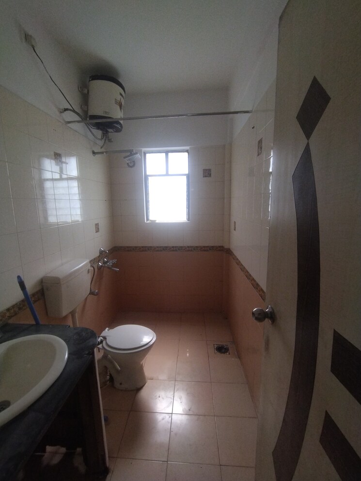 Attached Bathroom, bramha-majestic 2 Bedroom 1025 Sq.Ft. Apartment In Kondhwa Pune 8792125