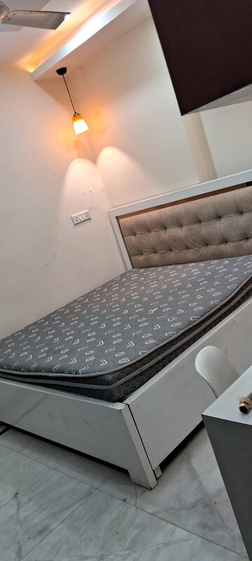 1 RK Builder Floor For Rent in Sector 54