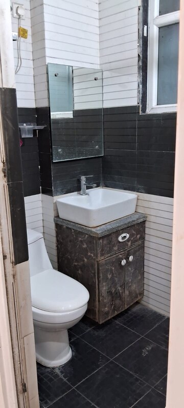 Bathroom in 1 RK Builder Floor at Sector 54 – for Rent