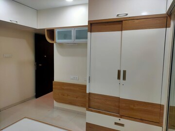 Room in 2 BHK Apartment at Puranik Abitante, Bavdhan – for Rent