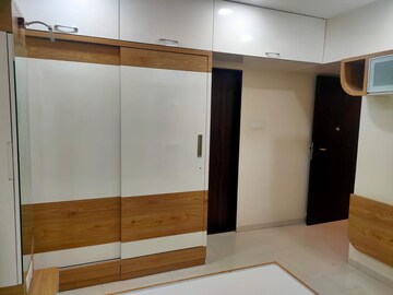 Room in 2 BHK Apartment at Puranik Abitante, Bavdhan – for Rent