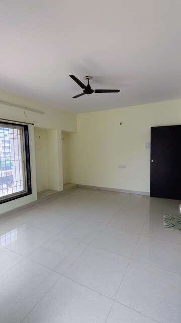 Room in 2 BHK Apartment at Builders Combine Bella Vista, Bavdhan – for Rent