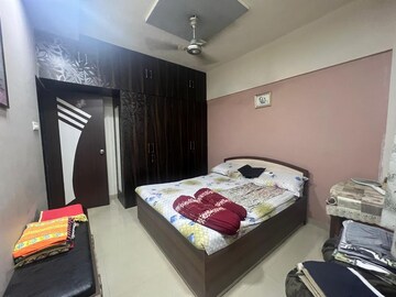 Bedroom in 2.5 BHK Apartment at Kopar Khairane – for Sale