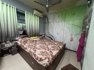 Bedroom in 2.5 BHK Apartment at Kopar Khairane – for Sale