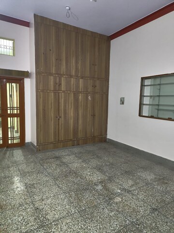 Room in 2 BHK Apartment at Tikhampur – for Rent