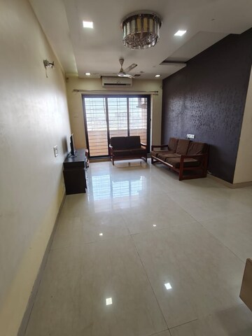 Room in 2 BHK Apartment at Globe Heights, Goregaon East – for Sale