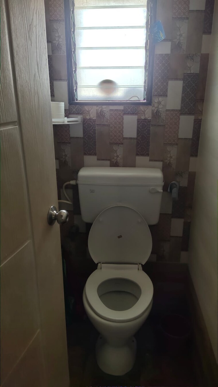 Bathroom, globe-heights 3 Bedroom 900 Sq.Ft. Apartment In Goregaon East Mumbai 8792236