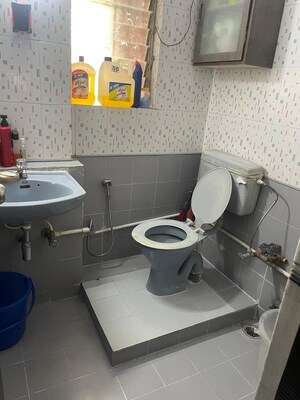 Master Bedroom in 2 BHK Apartment at Valentine Apartments, Goregaon East – for Sale