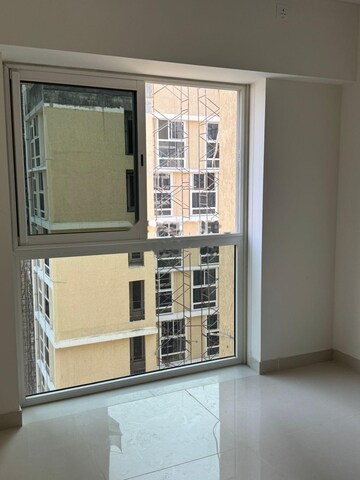 2 BHK Apartment For Rent in Shapoorji Pallonji Sarova, Kandivali East