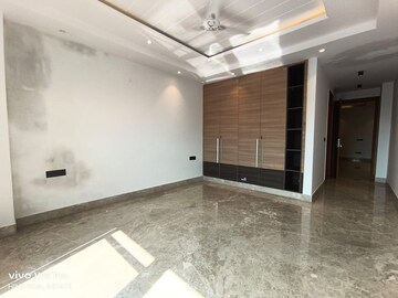 Room in 3 BHK Builder Floor at Shanti Kunj – for Rent