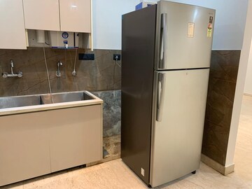 Kitchen in 4 BHK Builder Floor at Dlf Phase ii – for Rent