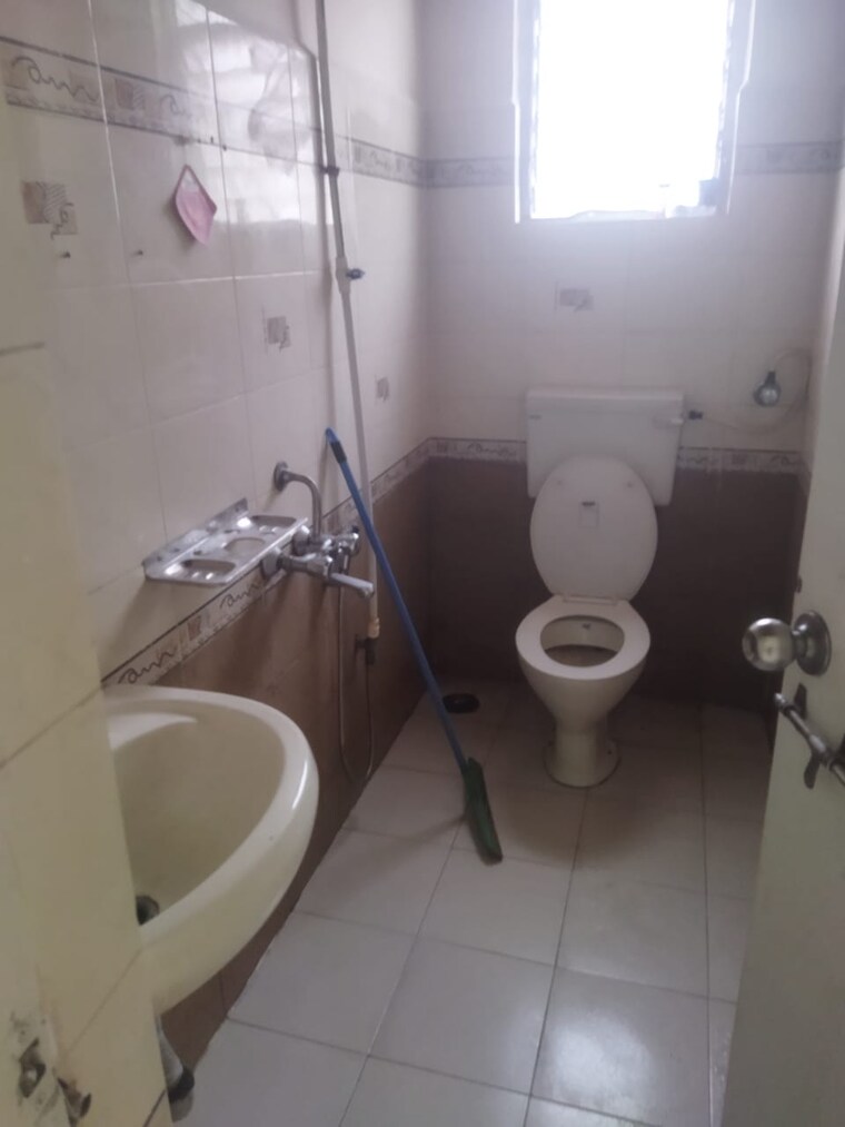 Bathroom, siddhesh-optimus 3 Bedroom 1100 Sq.Ft. Apartment In Viman Nagar Pune 8792309