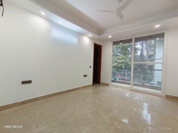 Room in 3 BHK Builder Floor at Vasant Kunj – for Rent