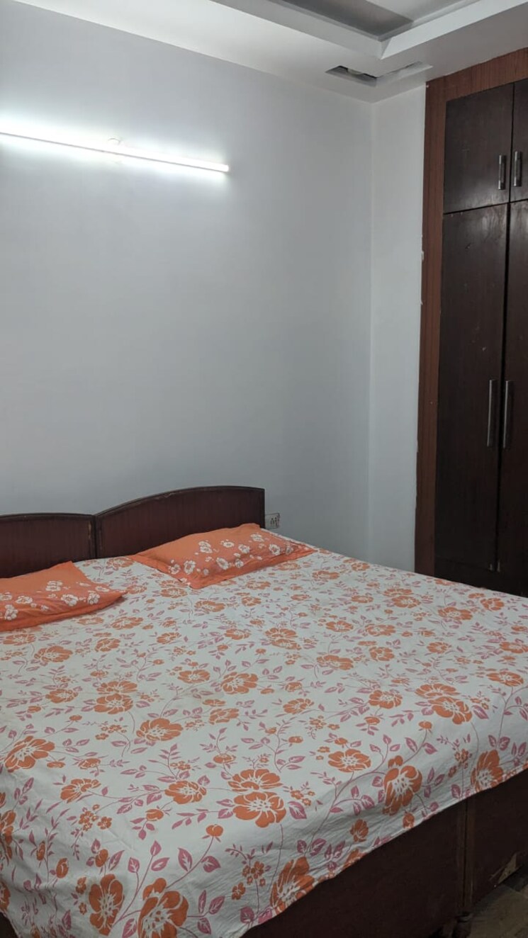 Bedroom, sector 31 3 Bedroom 160 Sq.Yd. Builder Floor In Sector 31 Gurgaon 8792347