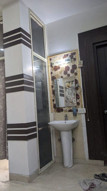 Bathroom in 3 BHK Builder Floor at Sector 31 – for Rent