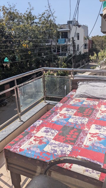 Balcony in 3 BHK Builder Floor at Sector 31 – for Rent