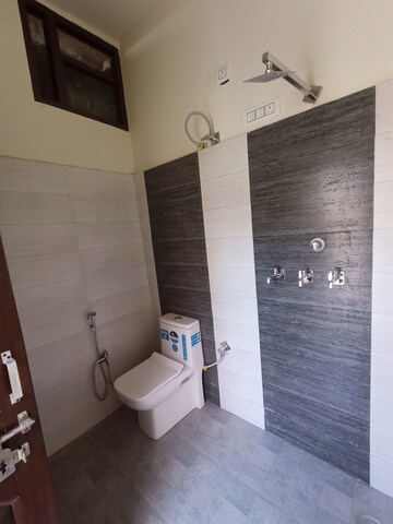 Bathroom in 1.5 BHK Independent House at Sector 9 Panchkula – for Rent