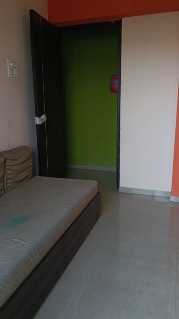 Room in 2 BHK Apartment at Rosa Gardenia, Ghodbunder Road – for Rent