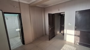 Room in 4 BHK Apartment at Patiala Road – for Sale