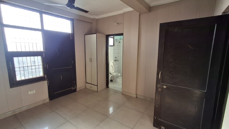 Room, patiala road 4 Bedroom 1900 Sq.Ft. Apartment In Patiala Road Zirakpur 8792367