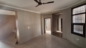 Room in 4 BHK Apartment at Patiala Road – for Sale