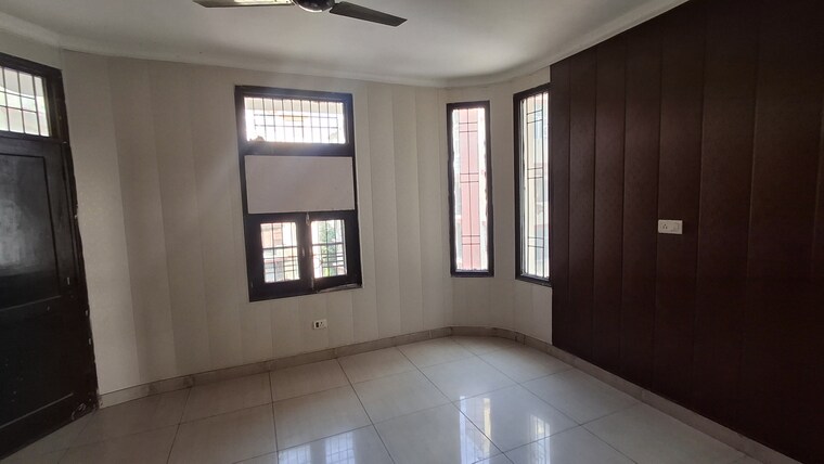 Room, patiala road 4 Bedroom 1900 Sq.Ft. Apartment In Patiala Road Zirakpur 8792367