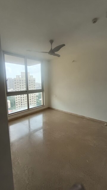 Room in 2 BHK Apartment at Hiranandani Atlantis, Powai – for Rent