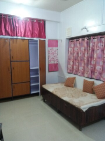 Bedroom in 3 BHK Apartment at Bhandarkar Road – for Rent