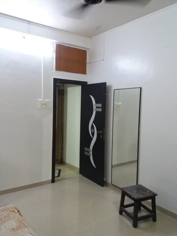 Room in 3 BHK Apartment at Bhandarkar Road – for Rent