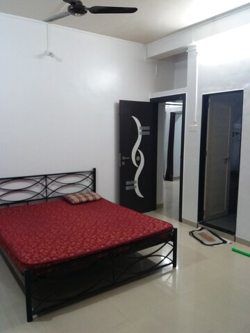 Bedroom in 3 BHK Apartment at Bhandarkar Road – for Rent