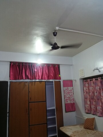 Furnished Amenities in 3 BHK Apartment at Bhandarkar Road – for Rent
