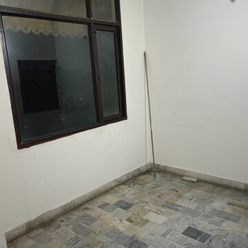 Room in 2 BHK Independent House at Sector 15 – for Rent