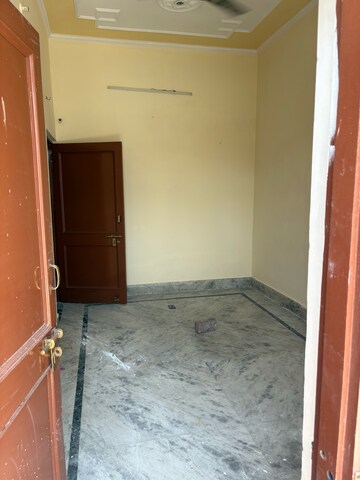 Room in 3 BHK Independent House at Sector 02 – for Rent