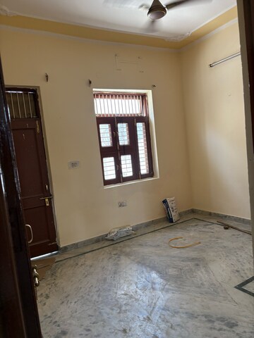 Room in 3 BHK Independent House at Sector 02 – for Rent