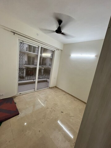 Room in 3 BHK Apartment at Signature Global Park 4 and 5, Sohna Sector 36 – for Rent