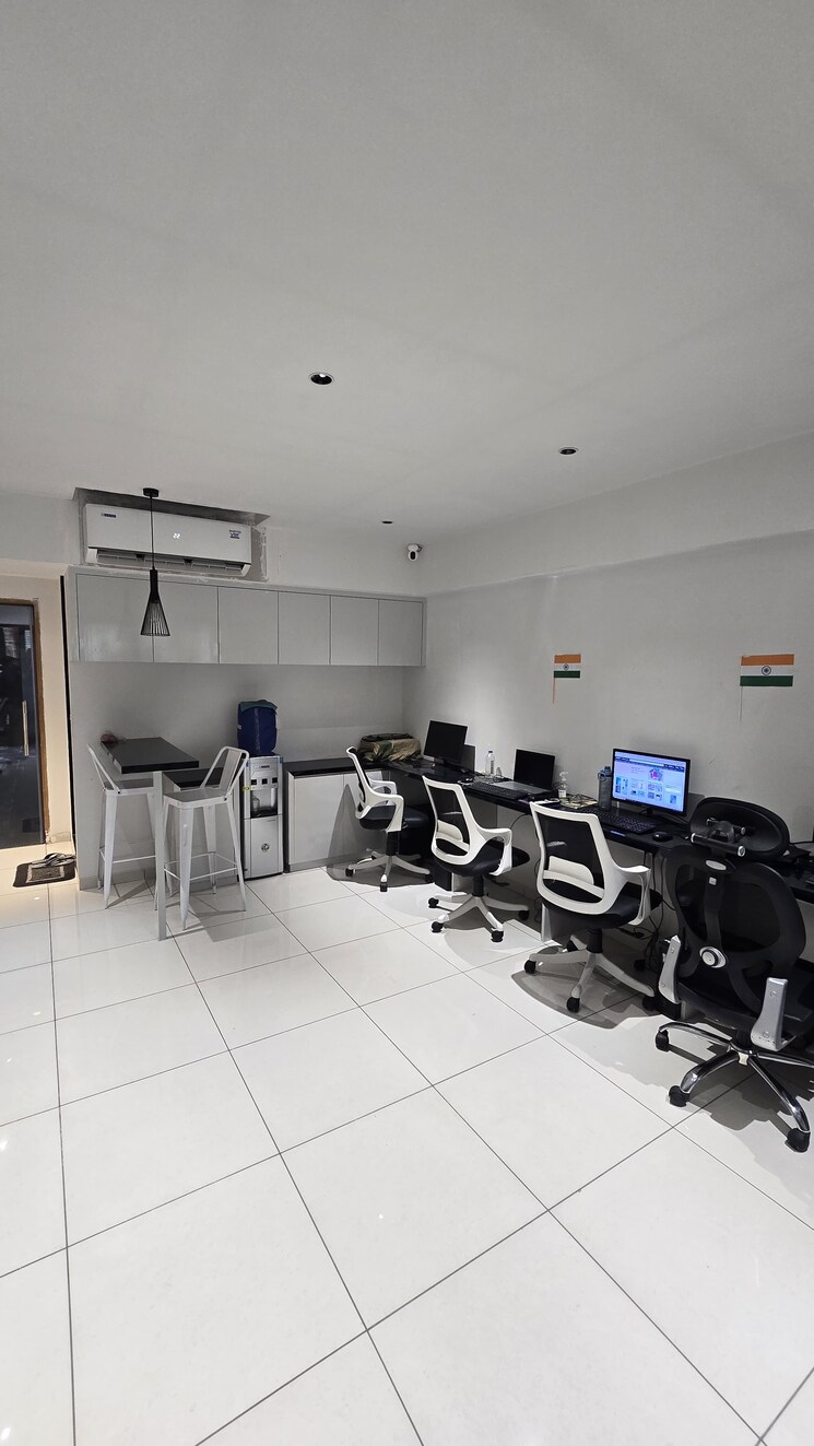 Team Area, zion-z-one Commercial Office Space 700 Sq.Ft. In Bodakdev Ahmedabad 8792420