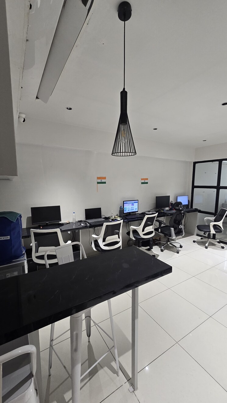 Team Area, zion-z-one Commercial Office Space 700 Sq.Ft. In Bodakdev Ahmedabad 8792420