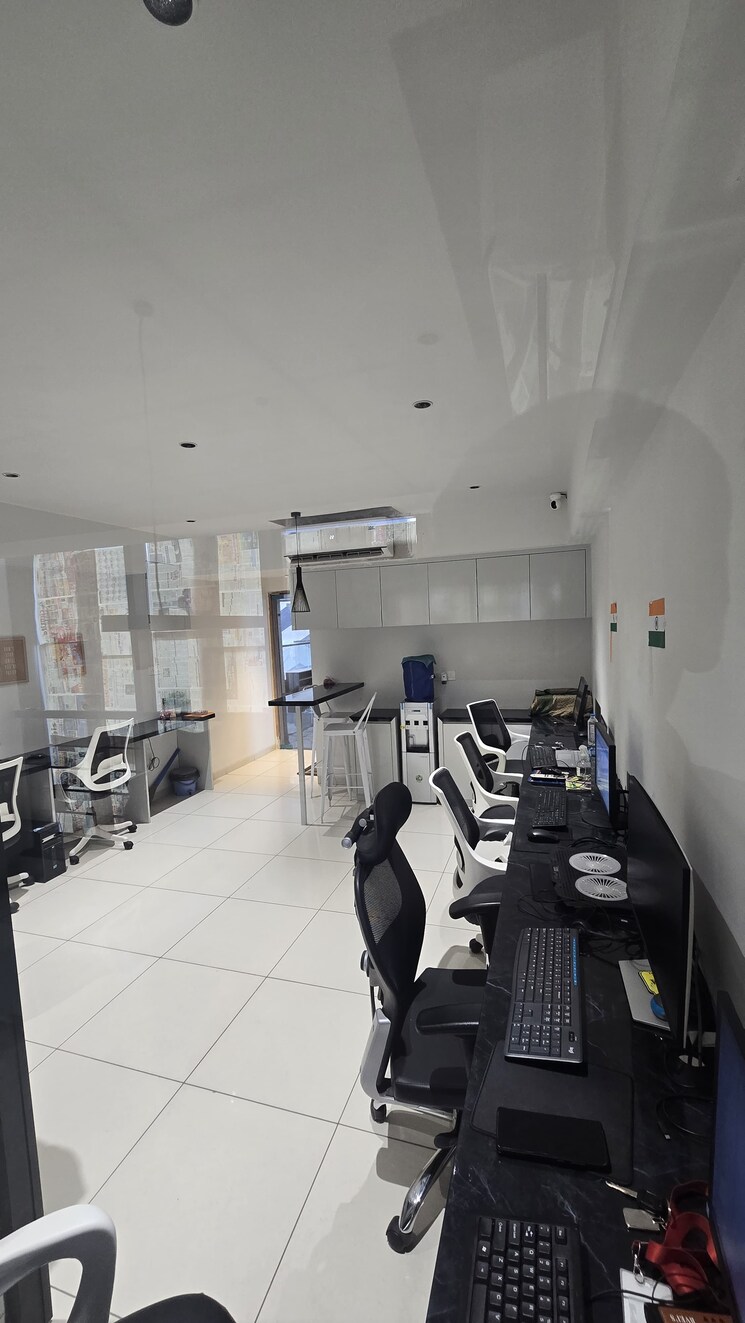 Team Area, zion-z-one Commercial Office Space 700 Sq.Ft. In Bodakdev Ahmedabad 8792420