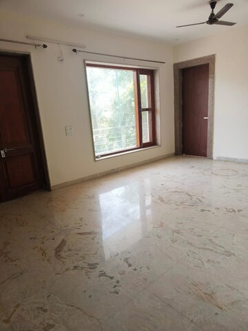 Room in 4 BHK Apartment at Eros Rosewood City, Sector 49 – for Rent