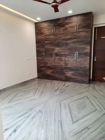 Room in 2 BHK Builder Floor at Saket – for Rent