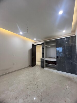 Room in 5 BHK Builder Floor at Rajendra Nagar – for Sale
