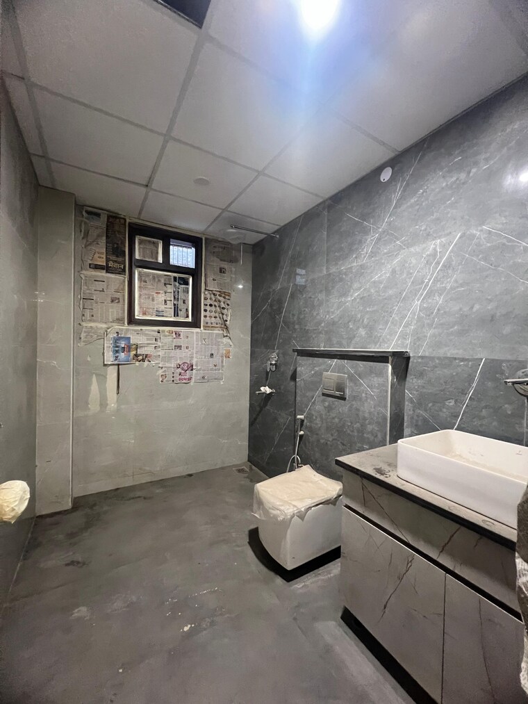 Bathroom, rajendra nagar 5 Bedroom 3250 Sq.Ft. Builder Floor In Rajendra Nagar Ghaziabad 8792503