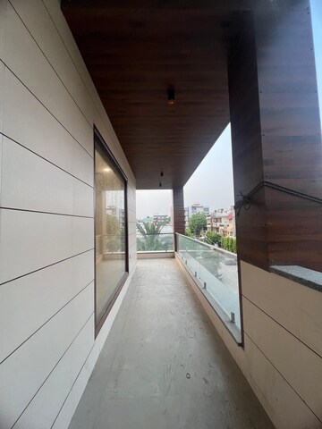 Building Lobby in 5 BHK Builder Floor at Rajendra Nagar – for Sale