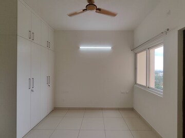 Room in 3 BHK Apartment at Prestige Finsbury Park Regent, Bagaluru – for Rent