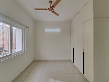 Room in 3 BHK Apartment at Prestige Finsbury Park Regent, Bagaluru – for Rent